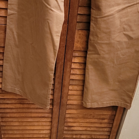 Old navy pants - Picture 7 of 7